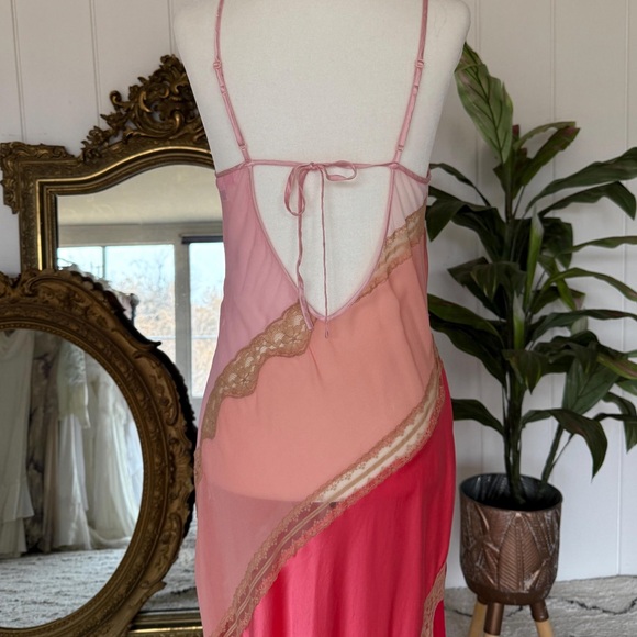 Victoria's Secret Size S  Pink Silk Lingerie - Picture 4 of 5
